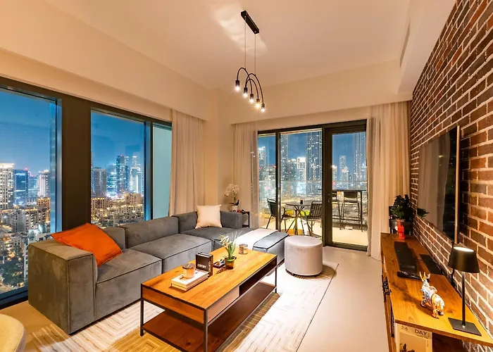 Arthouse Royale - Burj Khalifa Views, Swimming Pool & Gym